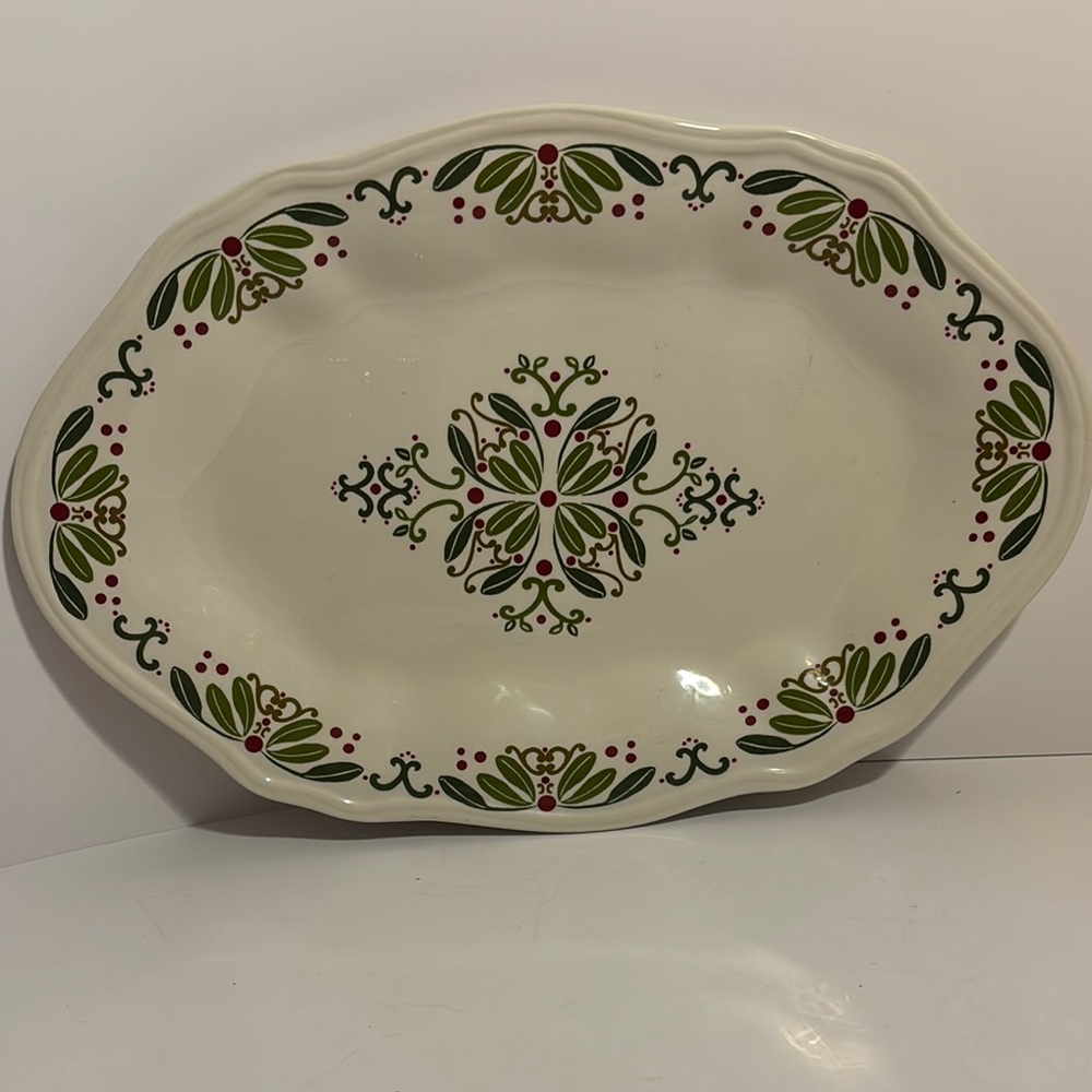 Elegant Green and Red Patterned Platter